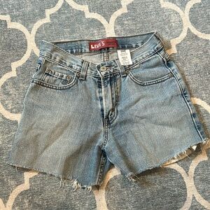 Levi cut off high waisted jean shorts